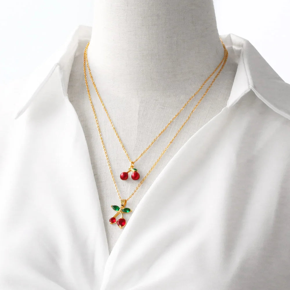 FLOLA Small Crystal Red Cherry Necklaces for Women Gold Plated Short Necklace Fruit Jewelry Gifts nkey75